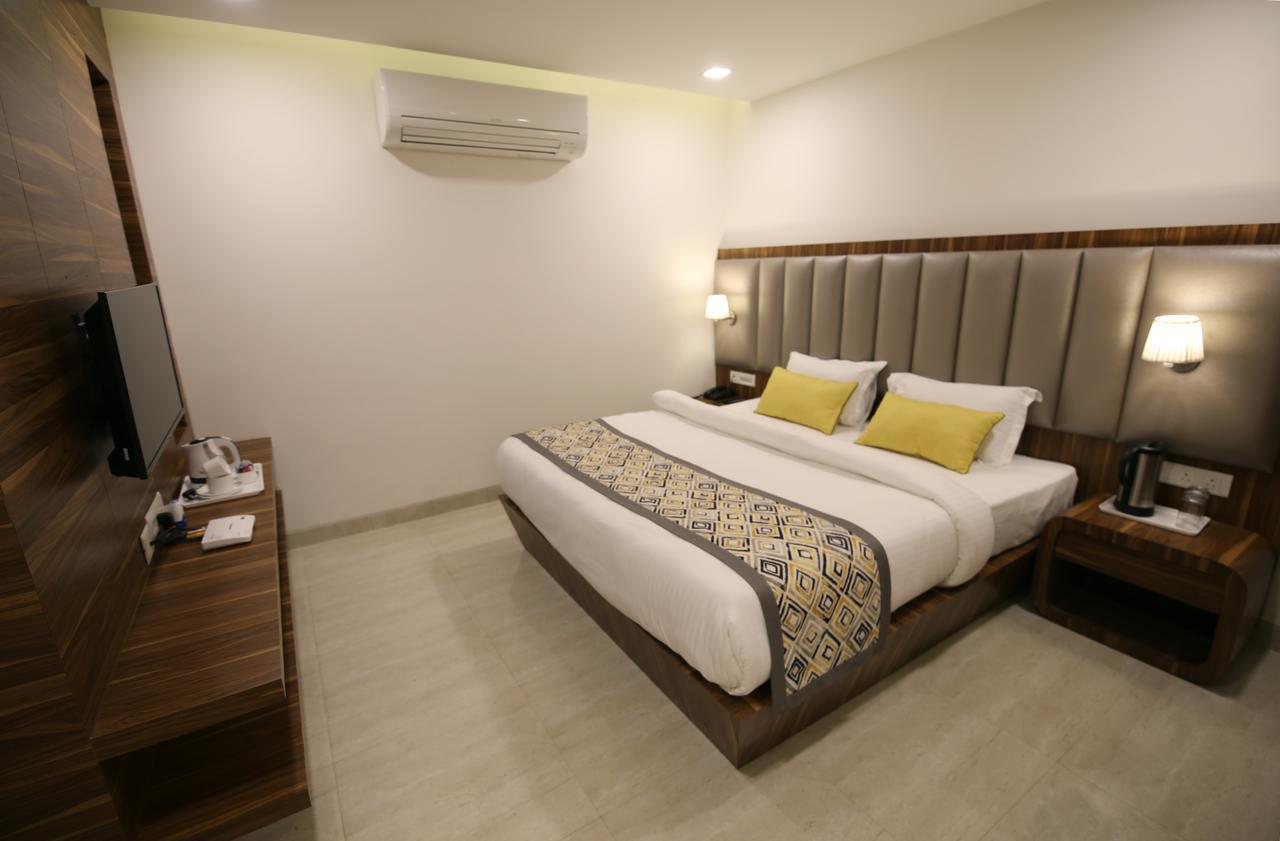 Hotel Narayanam Кота Екстериор снимка