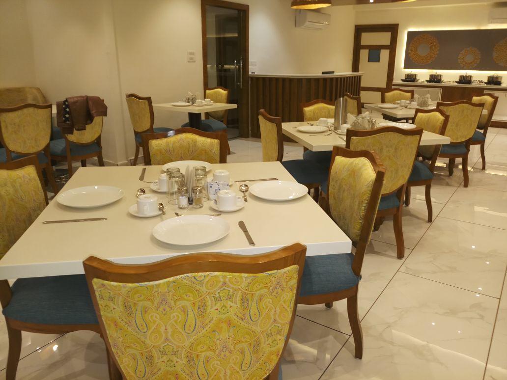 Hotel Narayanam Кота Екстериор снимка
